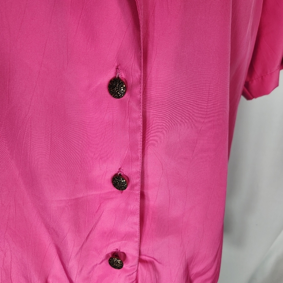 Lauren Lee Pink Barbiecore Short Sleeve V NECK Button Down Elastic Hem Top Sz 16 - Picture 3 of 9